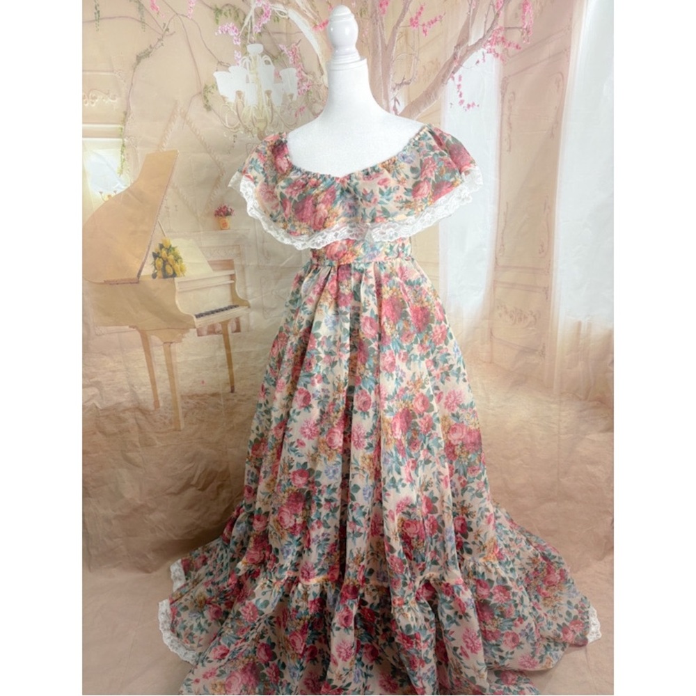 NEW Selkie Nightcap Romance Novel Floral Off-Shoulder Dress - Picture 10 of 16